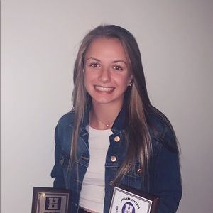 Meet your Posher, Alicia